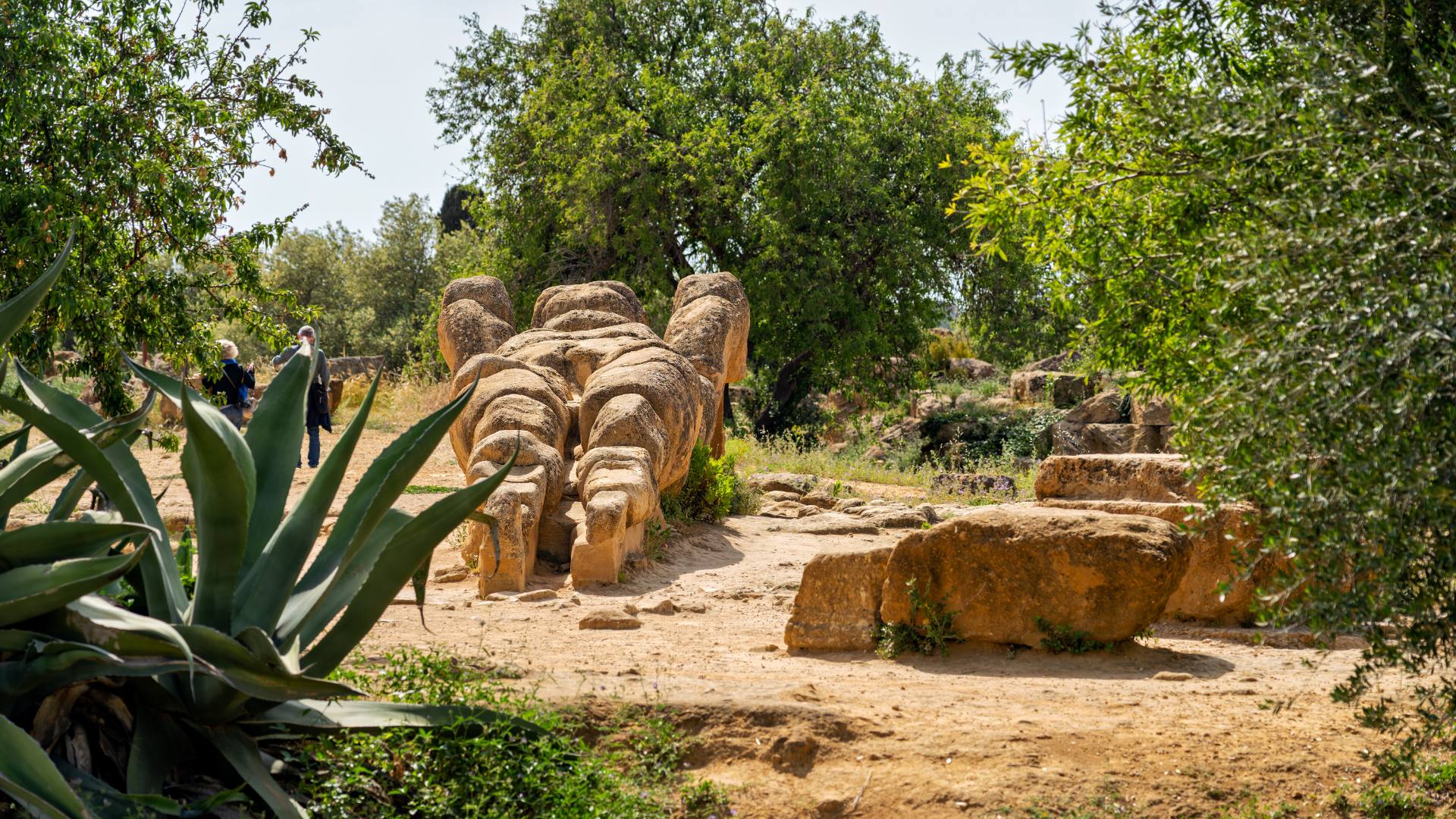Überreste eines vom Olympieion (Zeus-Tempel) stammenden Telamons (Stützfigur)